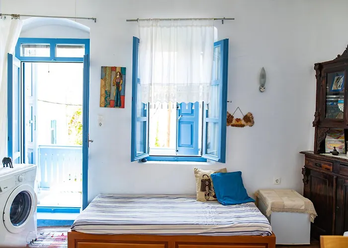 Imerios Nisyrian House * Mandrákion